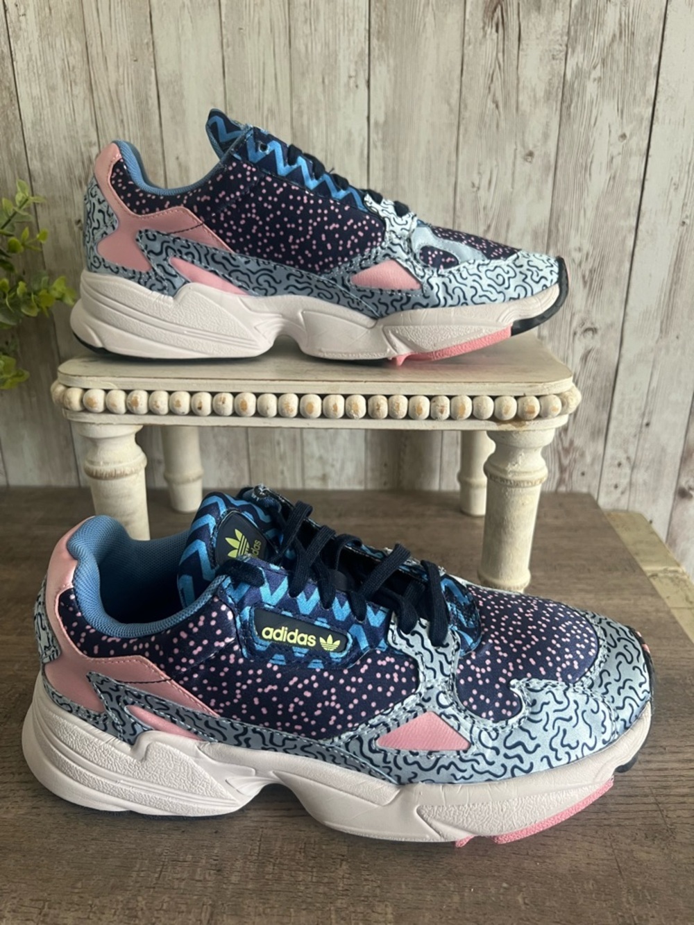 Adidas Originals Falcon Sneaker Out Loud Collection Pink Blue Trainer Run Size 7